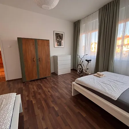 Colosseum Retreat 아파트 풀라